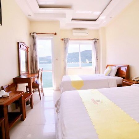 Hoang Yen Canary Hotel Куинён Экстерьер фото