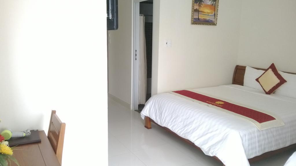 Hoang Yen Canary Hotel Куинён Экстерьер фото