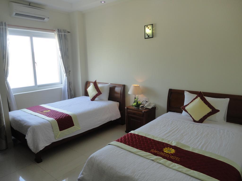 Hoang Yen Canary Hotel Куинён Экстерьер фото