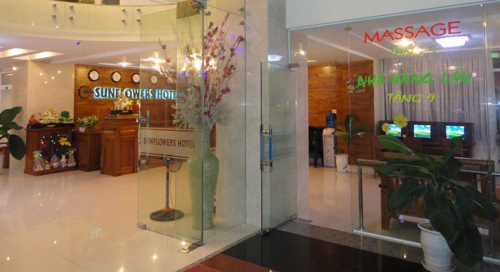 Hoang Yen Canary Hotel Куинён Экстерьер фото
