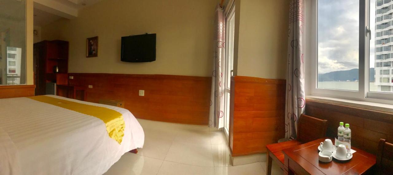 Hoang Yen Canary Hotel Куинён Экстерьер фото