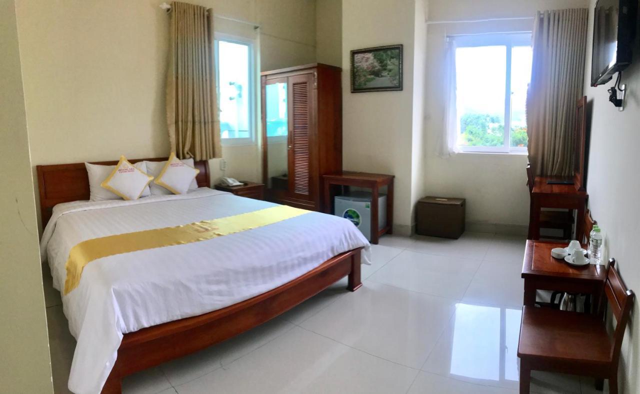 Hoang Yen Canary Hotel Куинён Экстерьер фото