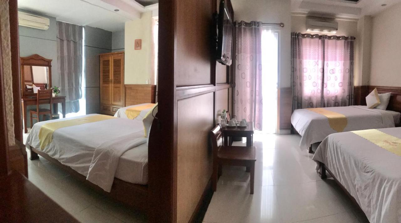 Hoang Yen Canary Hotel Куинён Экстерьер фото