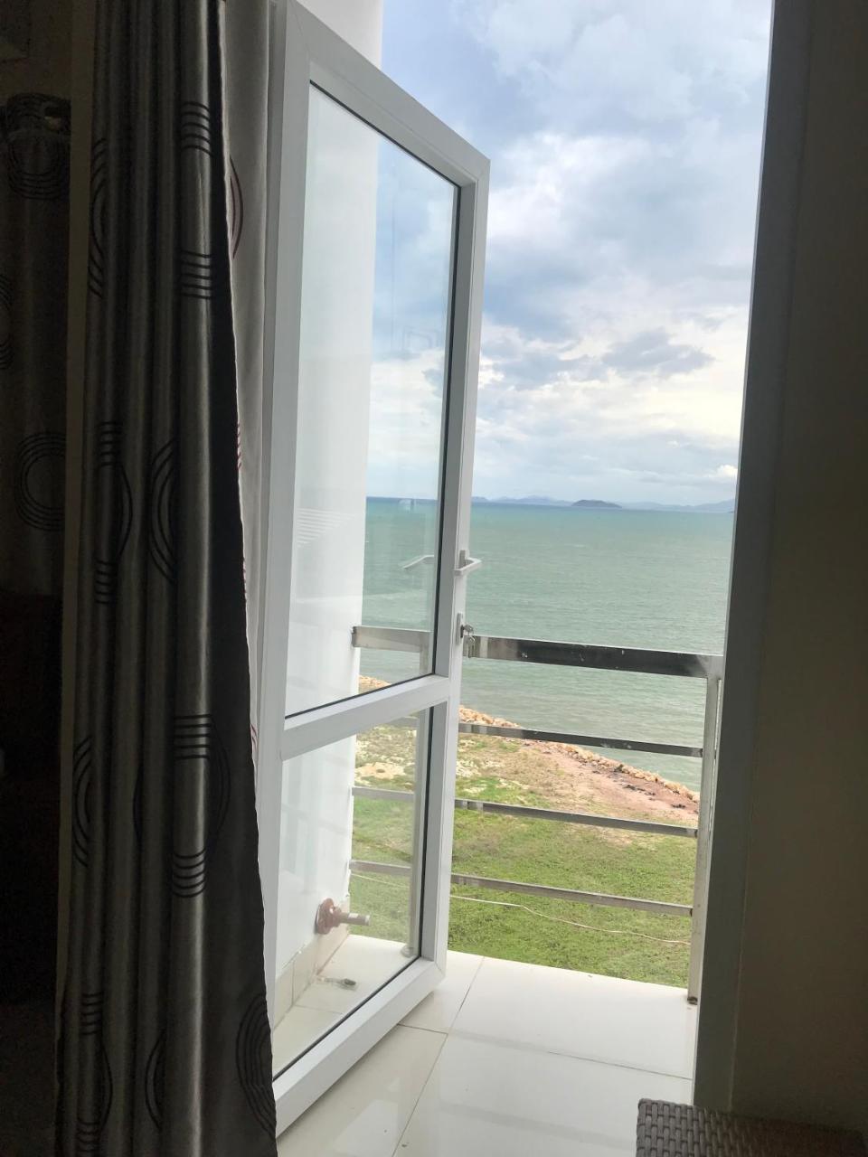 Hoang Yen Canary Hotel Куинён Экстерьер фото